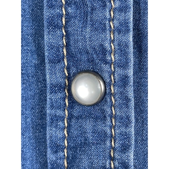 Forever 21 Women's Chambray Denim Pearl Button Up Shirt Size S - Picture 10 of 11